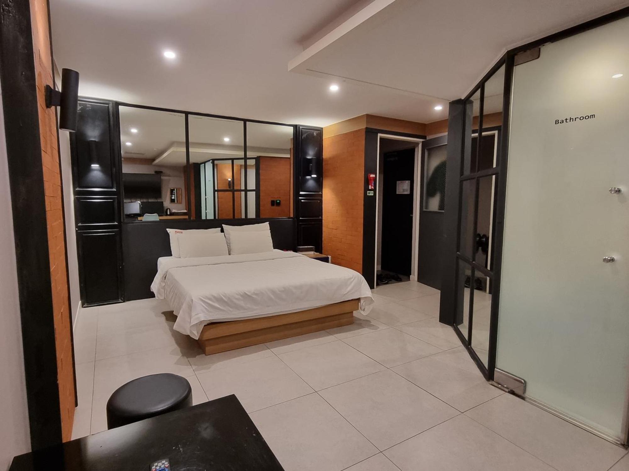 Jamsil Funny Hotel Seoul